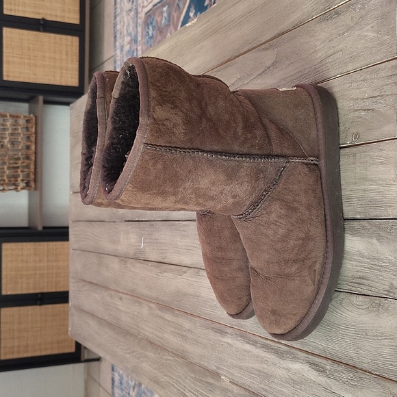 UGG Leather Winter Boots in Brown Size Woman's 7 - Picture 7 of 11